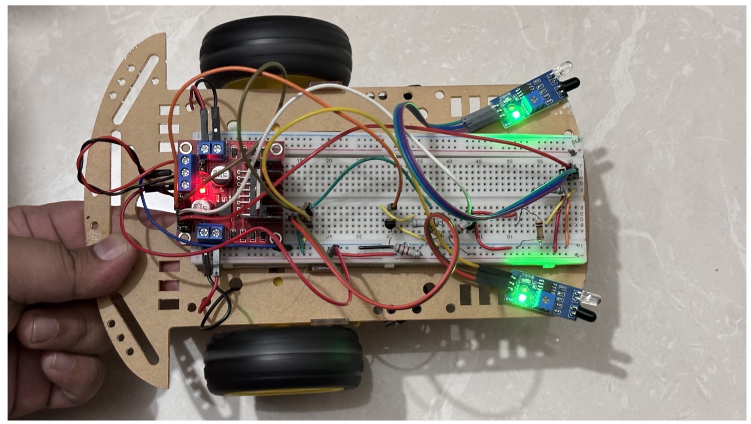 Microcontroller-free obstacle-avoiding robot
